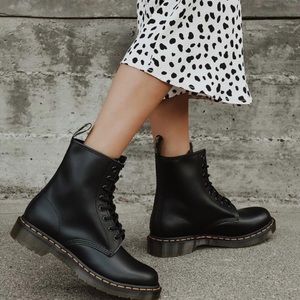Dr. Martens 1460 (11821) Smooth Leather Boots